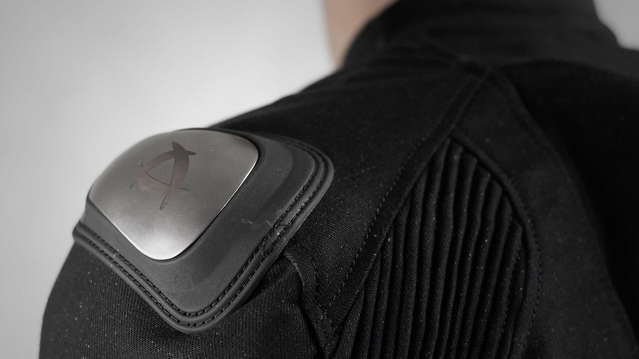 Vegan motorcycle clothing. How to wear it?